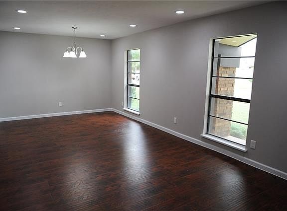 2nd image of 3417 Aquarius Cir