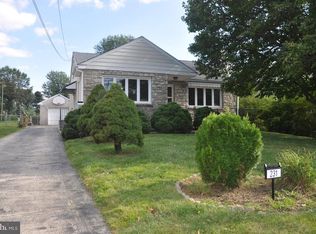 231 W Brookhaven Rd, Brookhaven, PA 19015