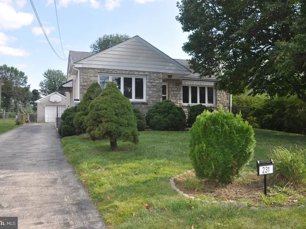 231 W Brookhaven Rd, Brookhaven, PA 19015