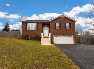 6017 Pleasant Hill Dr, Pleasant View, TN 37146