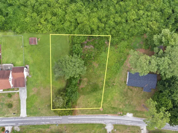 19 East Drive, Jacksonville, NC 28546