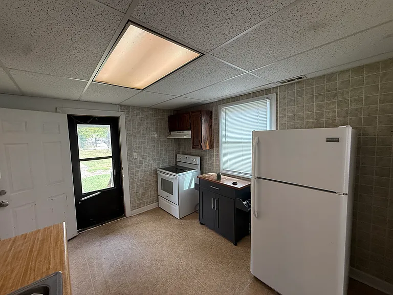 2403 N Fares Ave — Photo 7