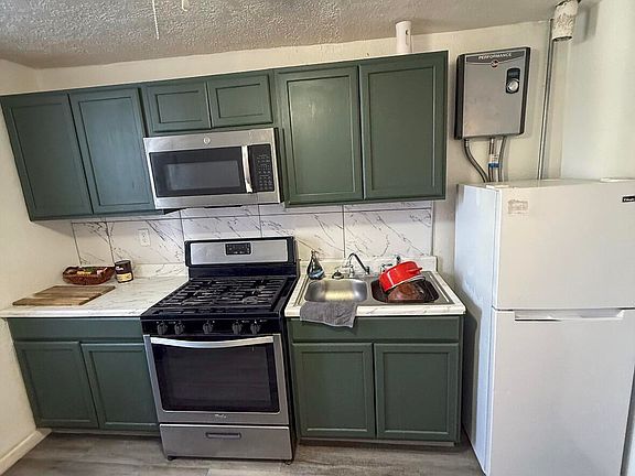 5th image of 613 N Cebada St #B