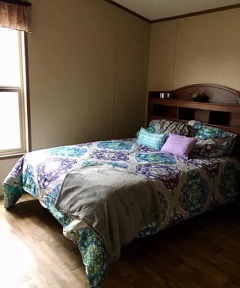 109 Debbie Dr — Photo 3