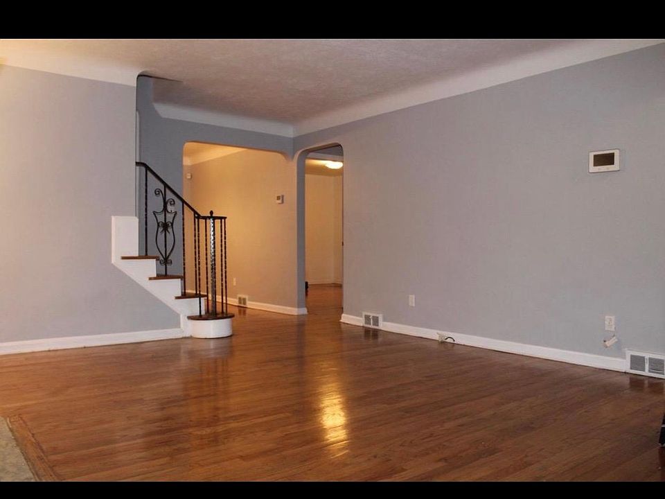 1st image of 990 Quarry Dr