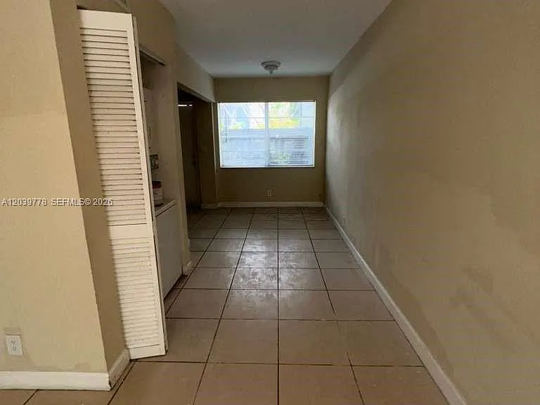 4625 NW 9th Dr #4625 — Photo 3