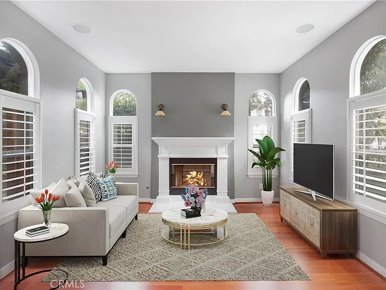 1 Bower Ln — Photo 2