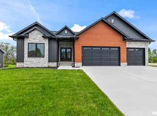 5819 Kelley Pointe Dr, Springfield, IL 62711