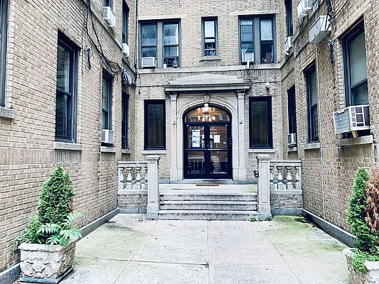 Rented by Premier One Realty LLC | media 21