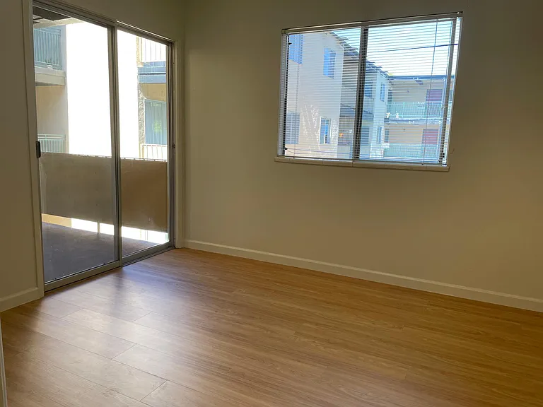2033 Haste Street — Photo 43