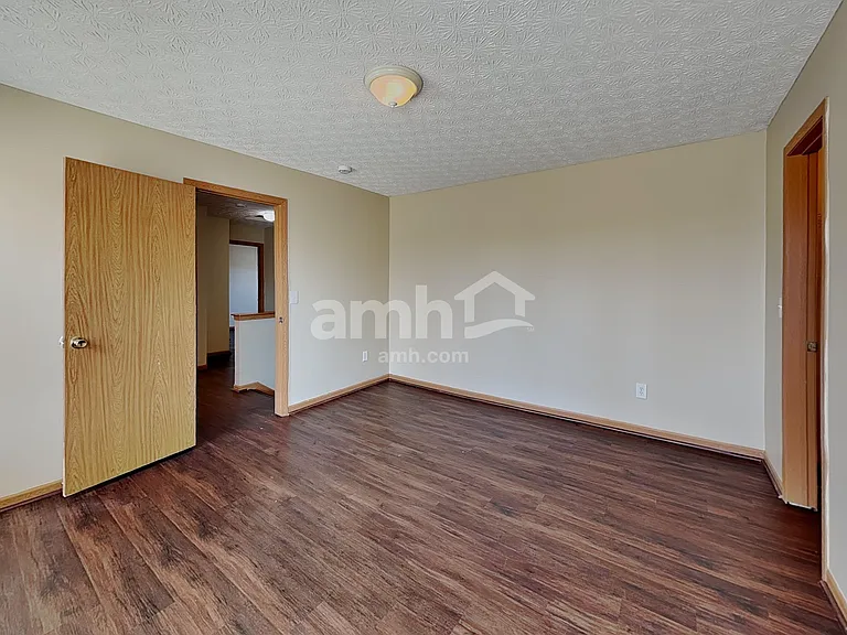 8245 Crete Ln — Photo 11