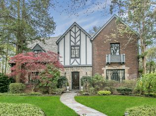 220 Clent Rd, Great Neck, NY 11021