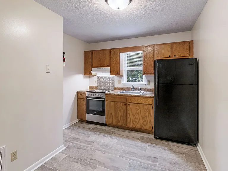 105 Bearwood Dr — Photo 6