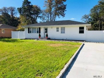 26 Carver Blvd, Bellport, NY, 11713