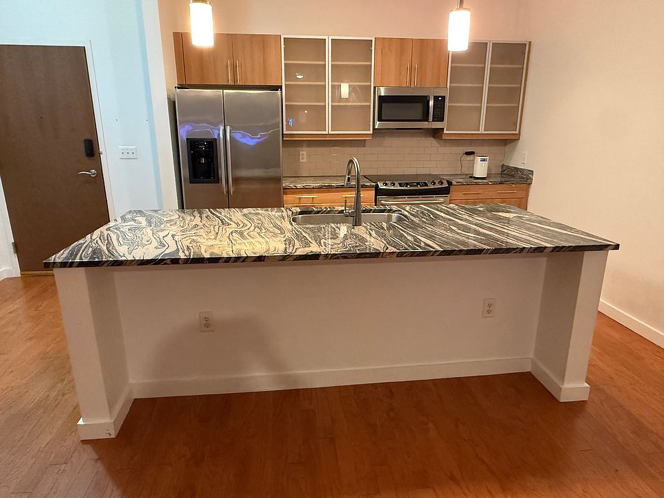 1st image of 333 Nelson St SW Unit 320