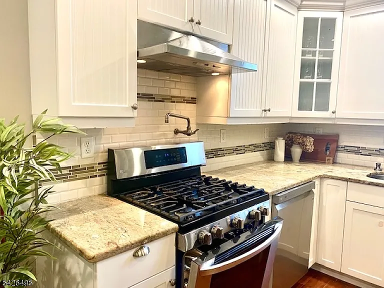 217 Newark Ave — Photo 11
