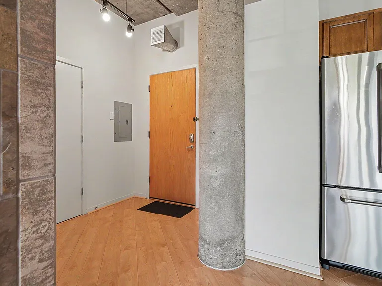 315 2nd St #216 — Photo 8