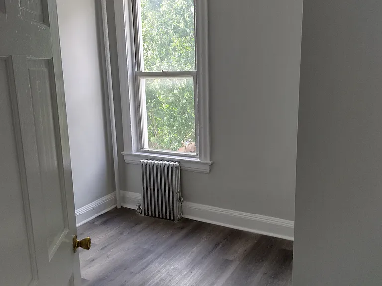 42 Groshon Ave #2N — Photo 5