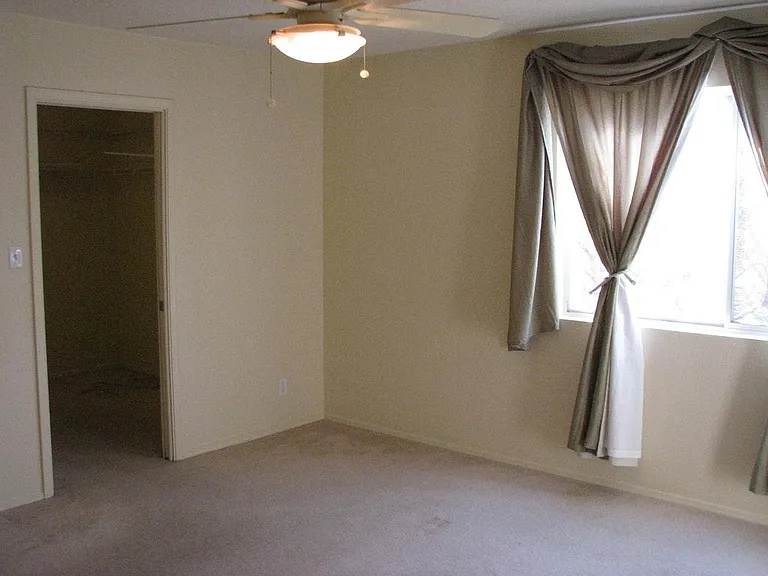4809 Aubry Hills Dr NE — Photo 5