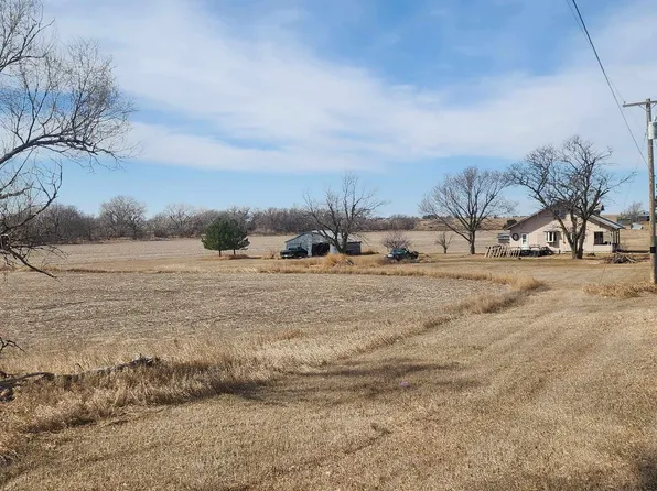 602 Moose St, Farnam, NE 69029