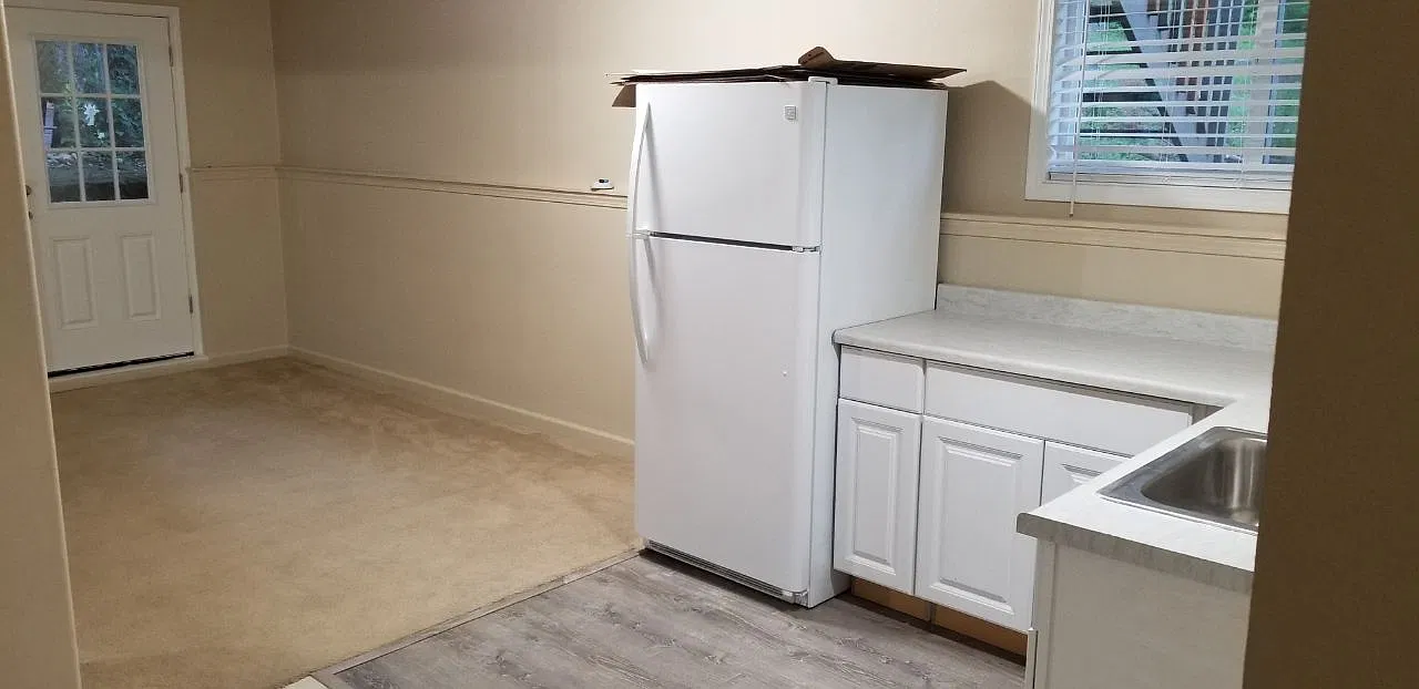 2 bed, 1100 sqft, $800 — Photo 3