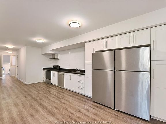 4th image of 447 Campbell Ave