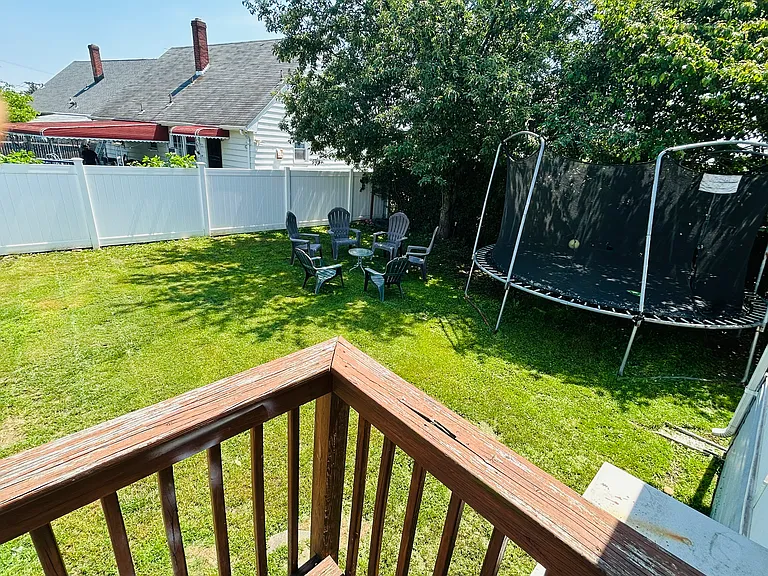 Meadow Ln — Photo 20