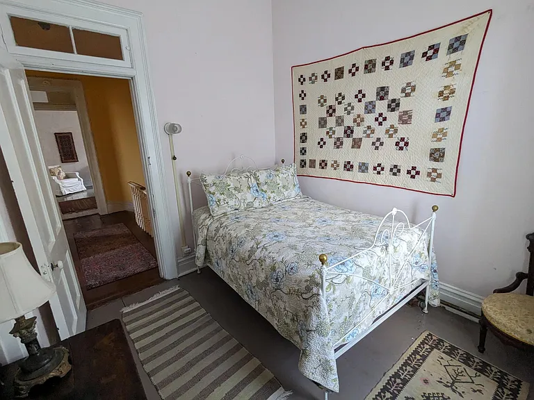 5th Street Bedroom with full size bed
