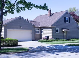 2250 Halcyon Rd, Beachwood, OH 44122