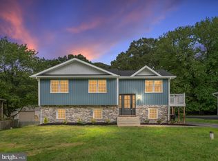 590 Pine Dr, Pasadena, MD