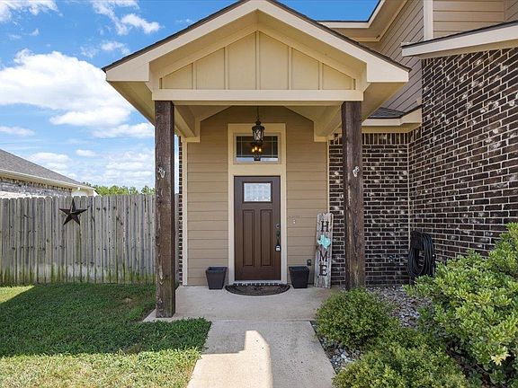 5th image of 15443 Anna Ln