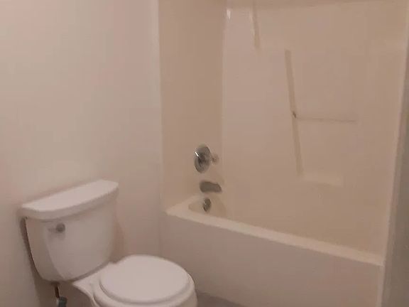 5th image of 807 N 38th St