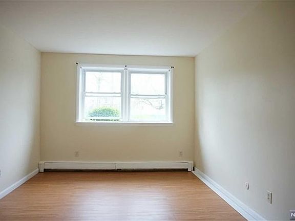 3rd image of 482 Joralemon St APT F2