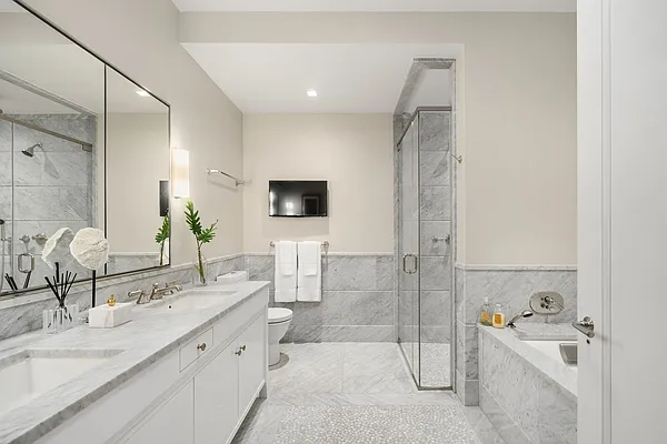 Sold by Compass | media 16