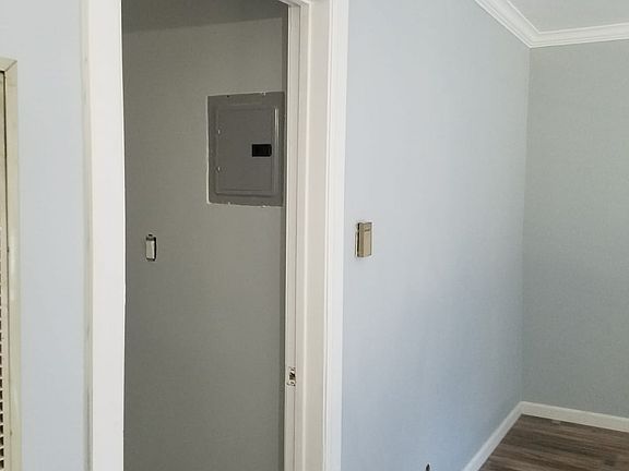 3rd image of 1028 N Mariposa Ave APT 115