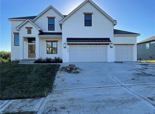 10208 N Oakland Ave, Kansas City, MO 64157