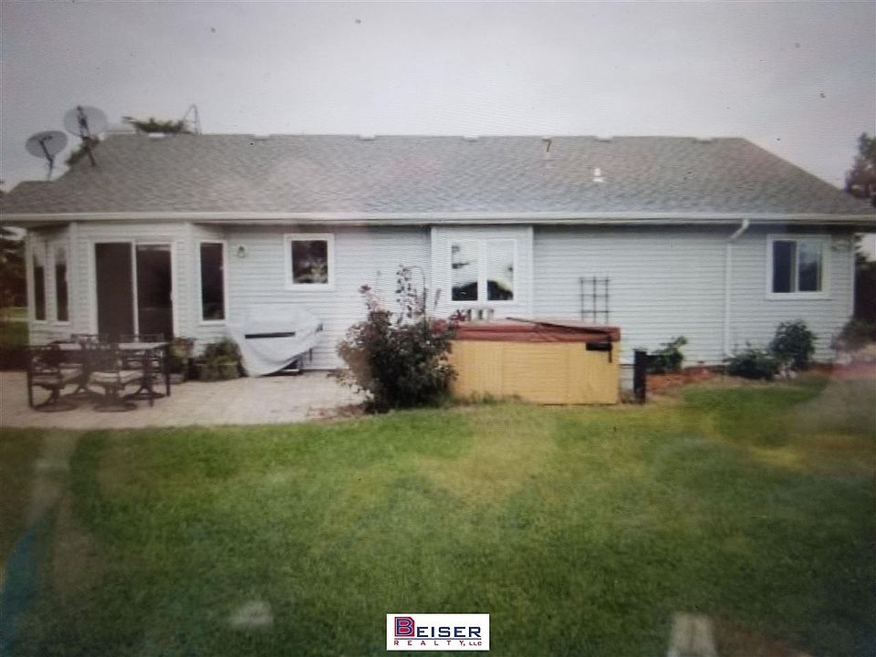 2nd image of 5000 Petrack Ln