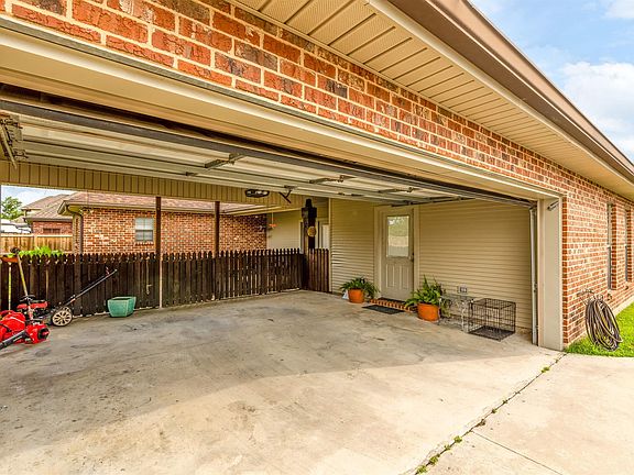 3rd image of 226 Brentwood Dr
