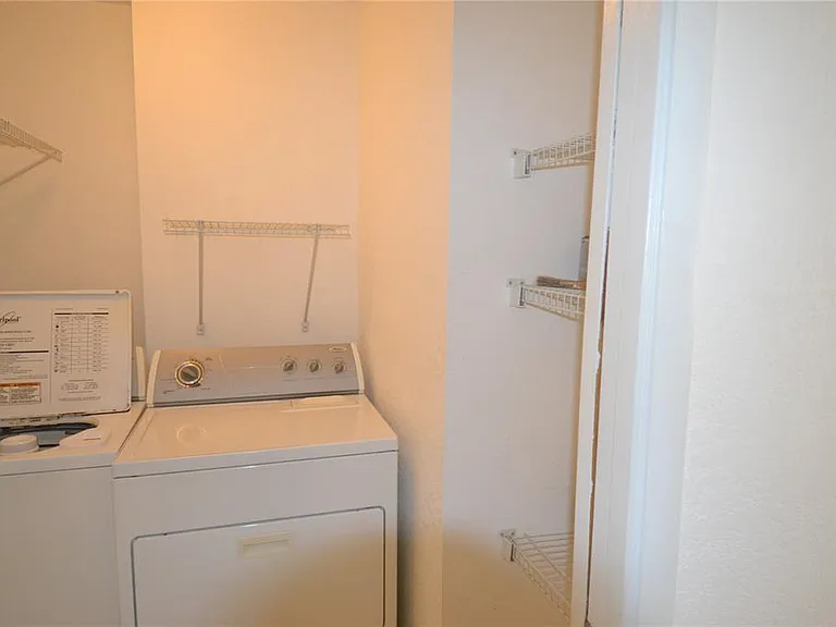 605 Lennox Rd W — Photo 21
