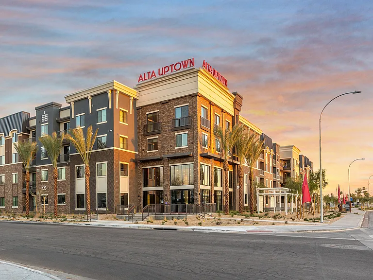 Alta Uptown — Photo 40