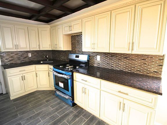 4th image of 4124 De Reimer Ave