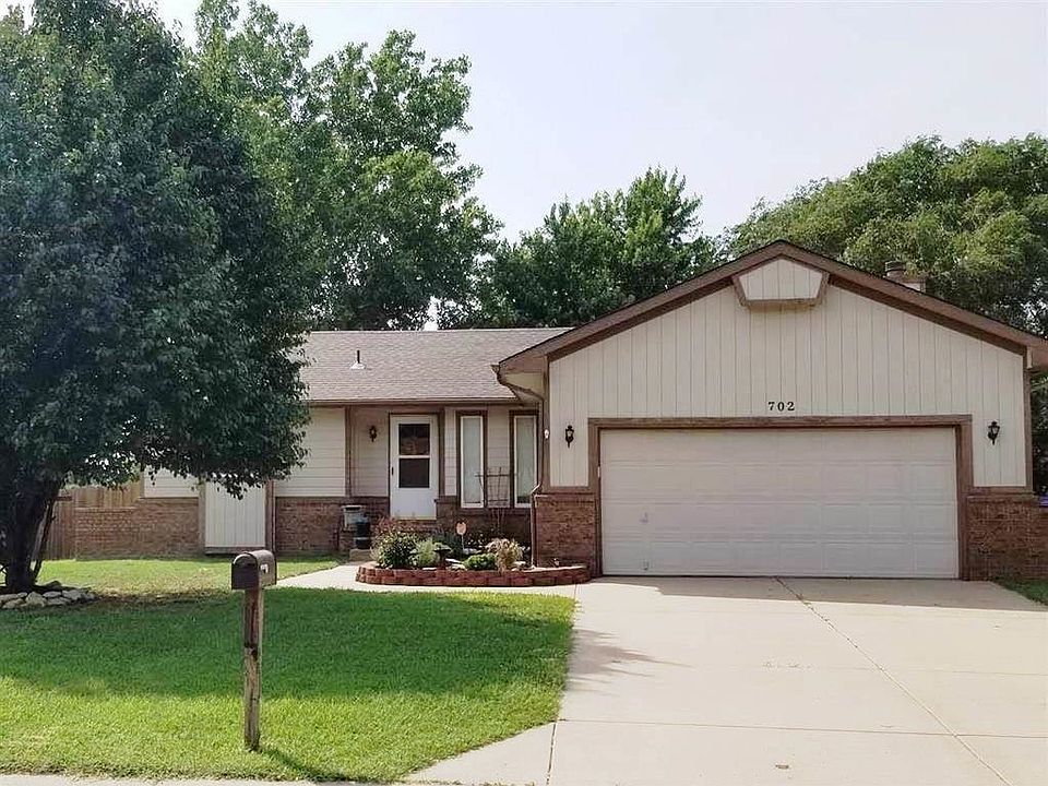2nd image of 702 Lisa Ln