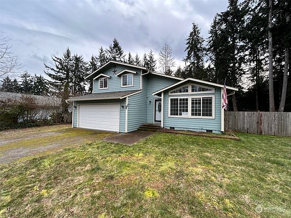 3rd image of 170 SE Shadowood Drive