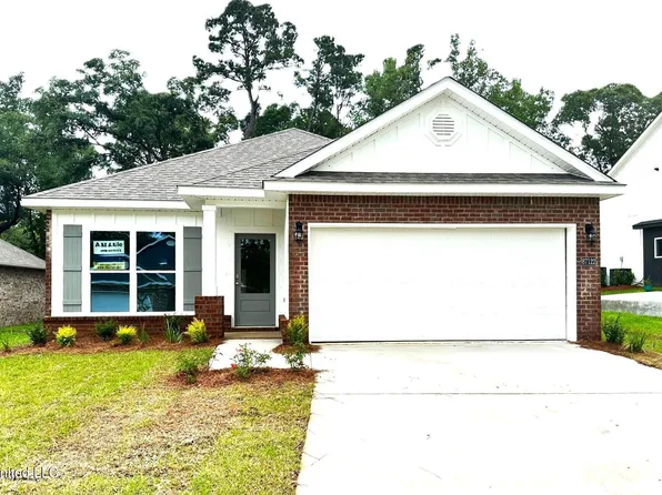 87122 Highpoint Dr, Diamondhead, MS 39525
