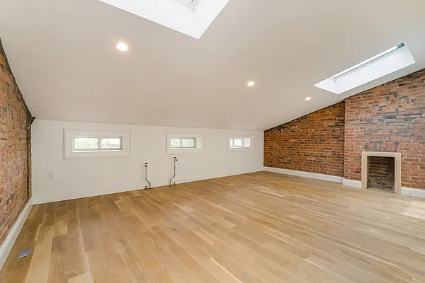 Rented by RES New York | media 20