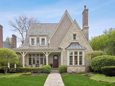 (Undisclosed Address), Hinsdale, IL, 60521