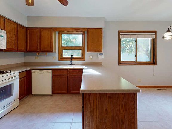 5th image of 4460 Brittany Dr