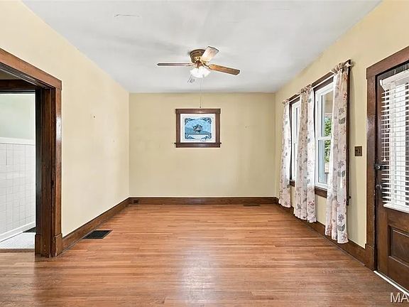2nd image of 201 Perry St