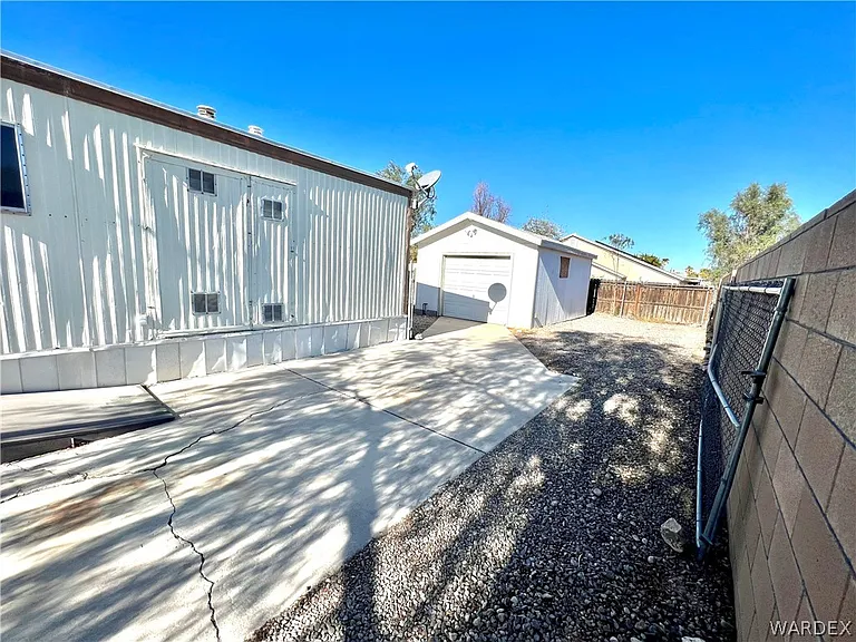 945 Holly St — Photo 34