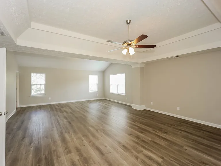 357 Cobblestone Ct — Photo 4